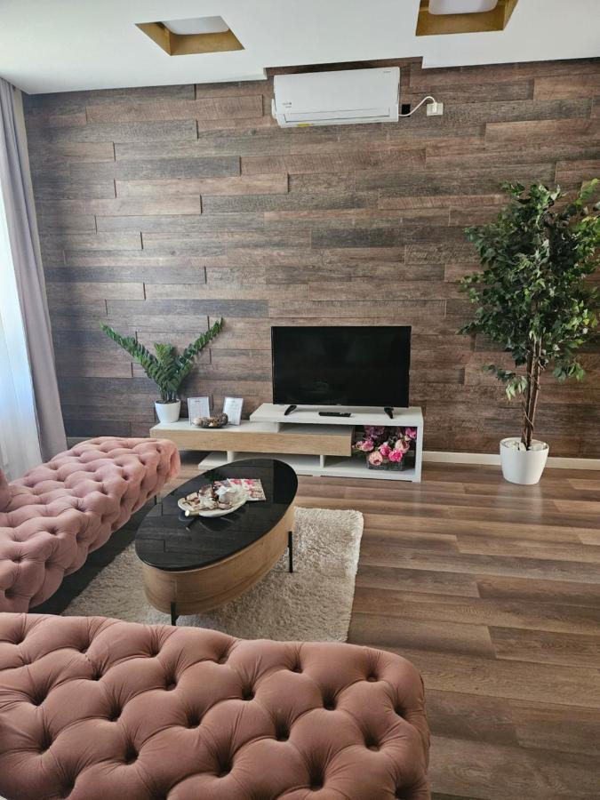 Laci Lak Premium Apartment Oradea